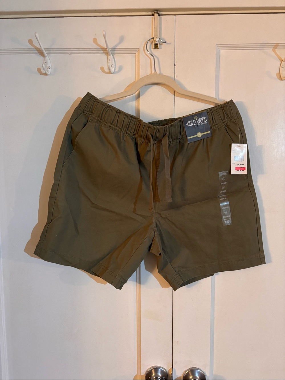 Men’s Olive Flat Front Elastic Waist Shorts